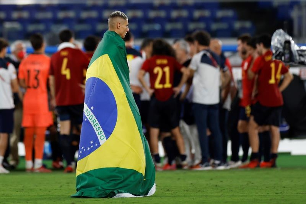 Richarlison bromeó a Neymar en la distancia. EFE