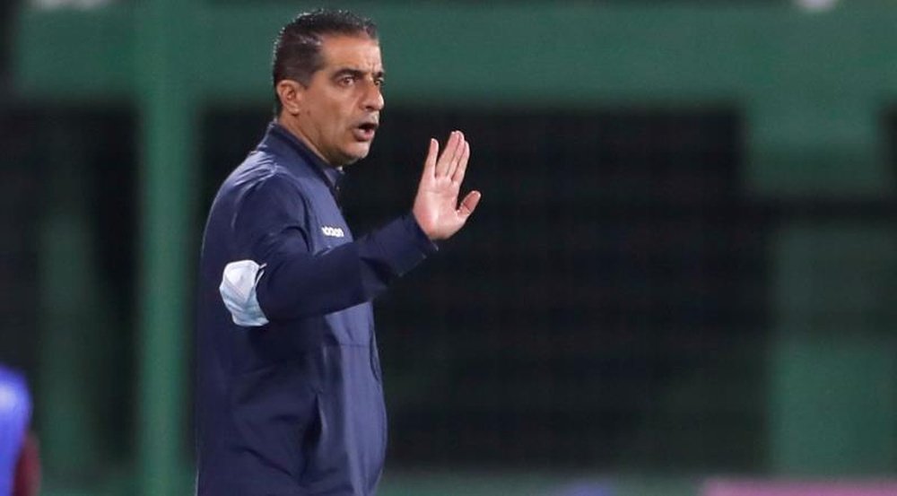 Paiva es el nuevo entrenador de León tras dejar Independiente. EFE