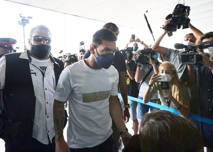 Messi returns to Barcelona for the weekend
