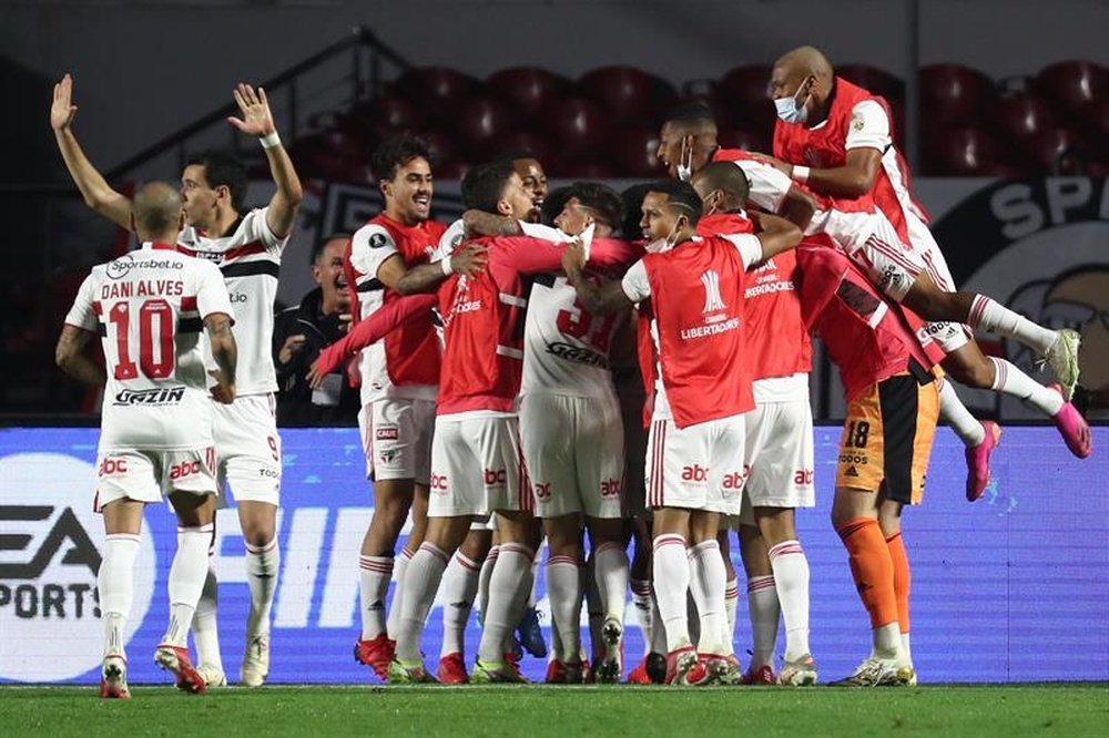 Reencontro entre Hernanes e SP machuca torcida tricolor. EFE/Sebastiao Moreira