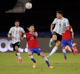 El jugador Gonzalo Montiel, en un partido con la Selección Argentina. EFE/Antonio Lacerda/Archivo