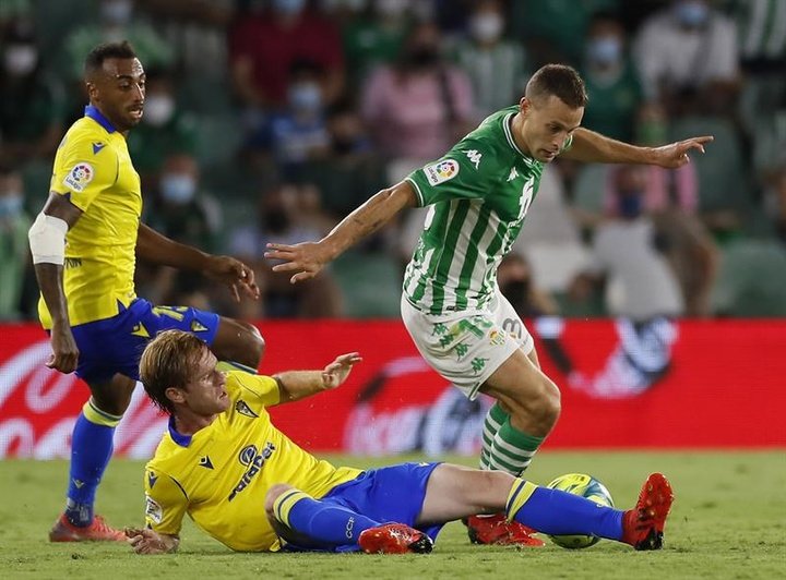 LaLiga denunció cánticos ofensivos en el Betis-Cádiz y en el Osasuna-Celta