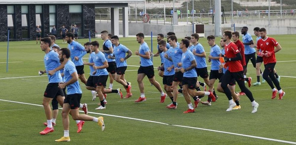 Lezama manda en las porterías de la Selección. EFE