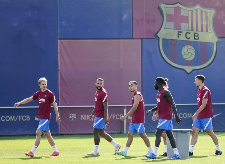 El Barça decidirá qué hacer en verano con Umtiti y Dest