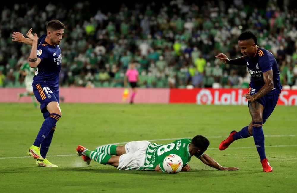 Las dos porterías a cero, con Alaba y Militao. EFE