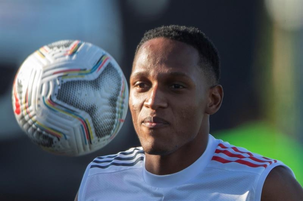 Yerry Mina irrumpe en la lista de objetivos del Milan. EFE