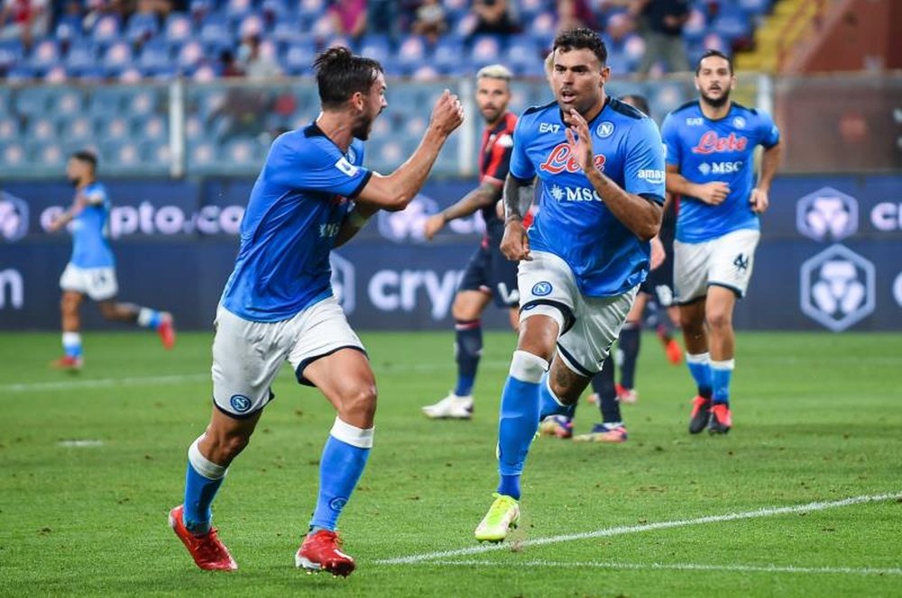 El gol del Petagna dio la victoria al Nápoles frente al Genoa. AFP