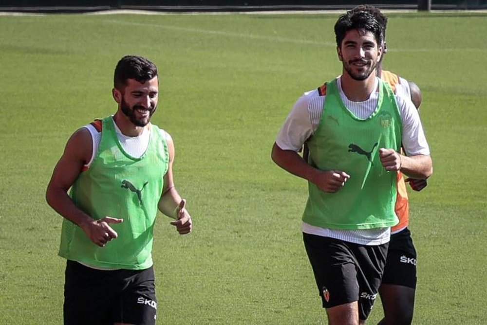 El Valencia quiere atar a Gayà y Carlos Soler. EFE