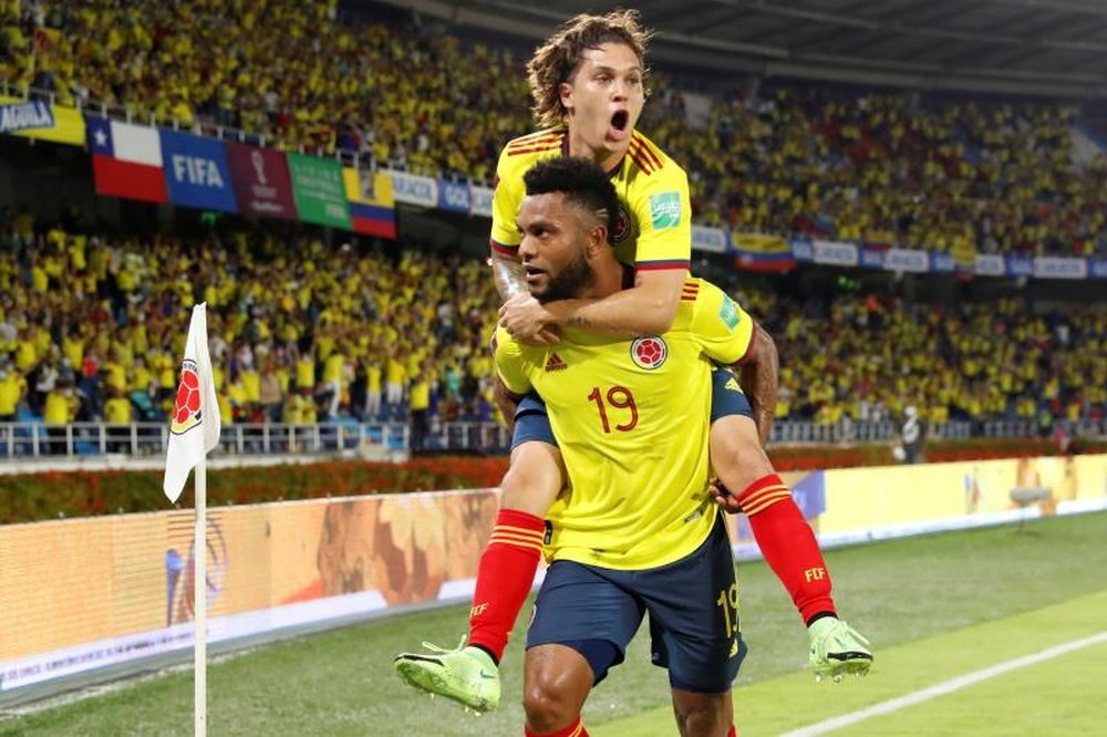 Colombia se impuso por 3-1 ante Chile. EFE