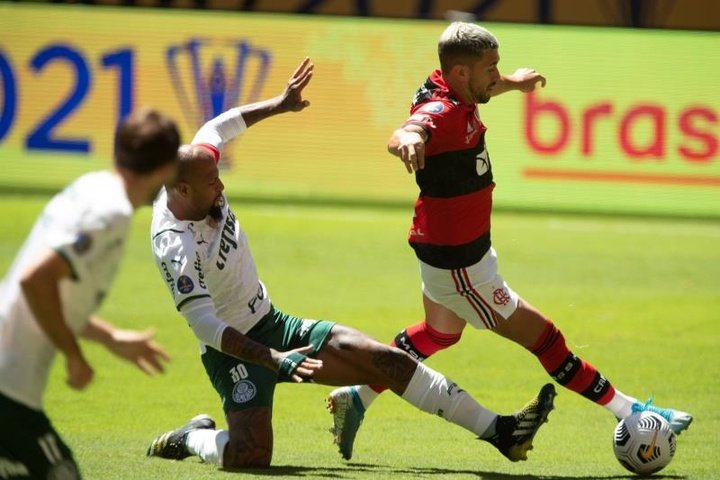 Qual é a escalação do Flamengo contra o Palmeiras, no Brasileirão?