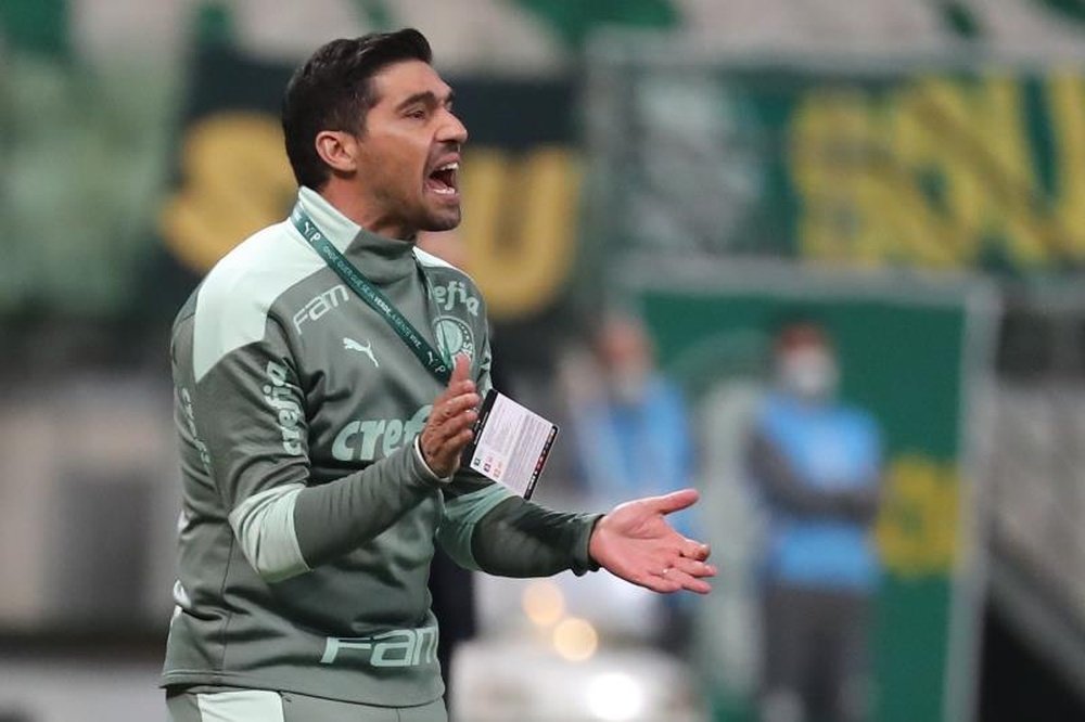 Abel Ferreira pede reforços. AFP