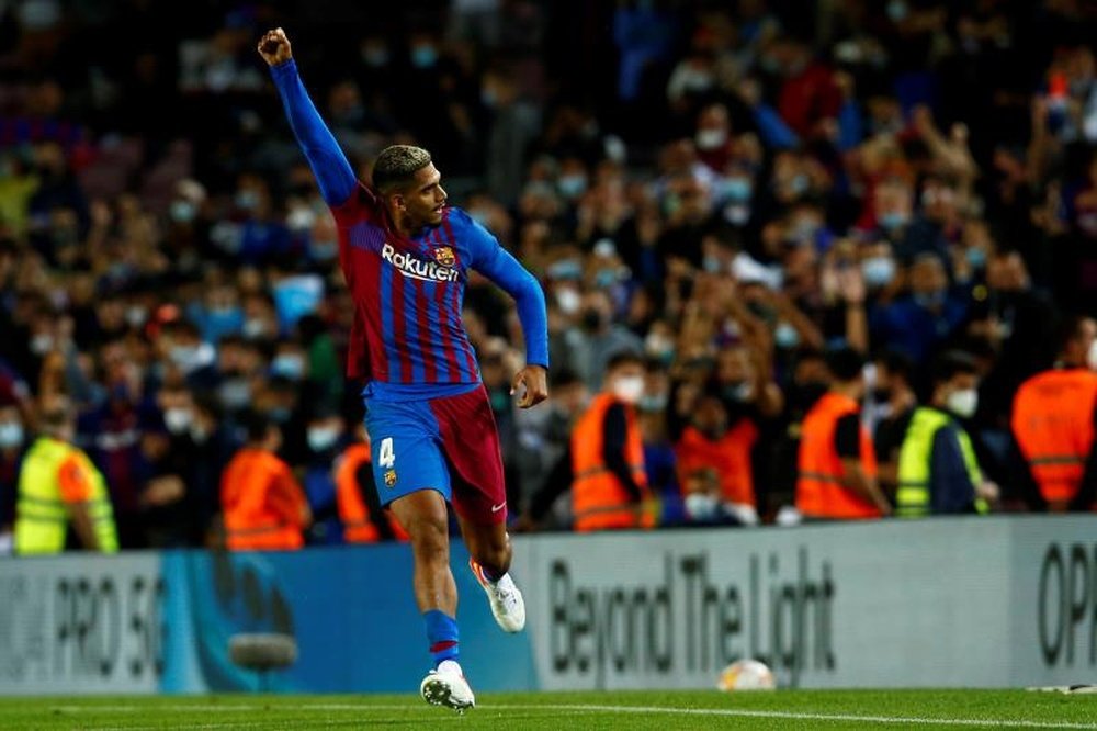 Ronald Koeman watched on as Barcelona were beaten at home to Granada on Monday. EFE