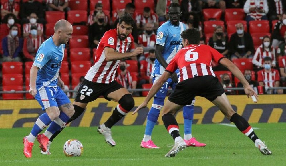 Falcao consiguió la victoria del Rayo en el último instante. EFE