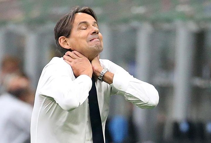 El travesaño frena la remontada de un Inter que pierde el liderato
