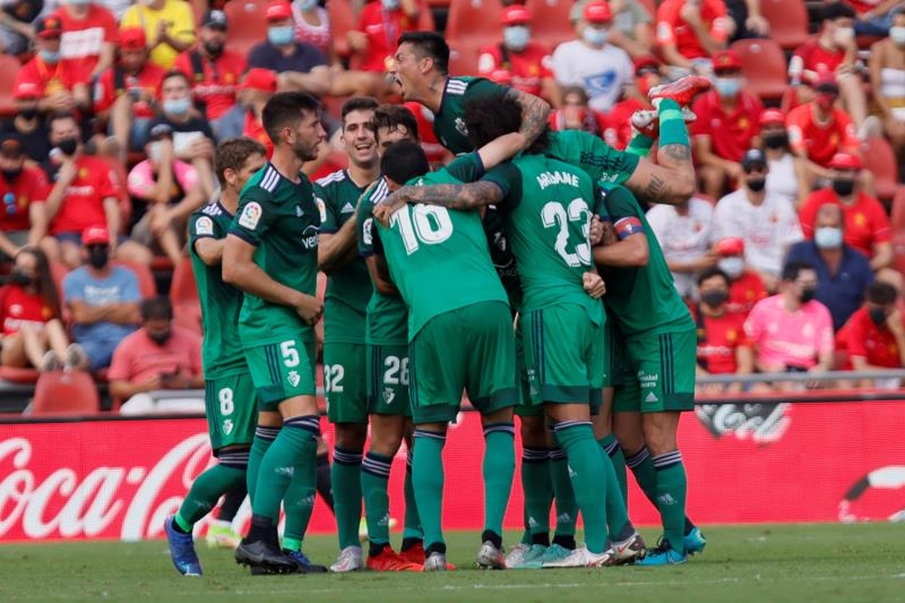 Osasuna remontó el partido ante el Mallorca en los minutos finales. EFE