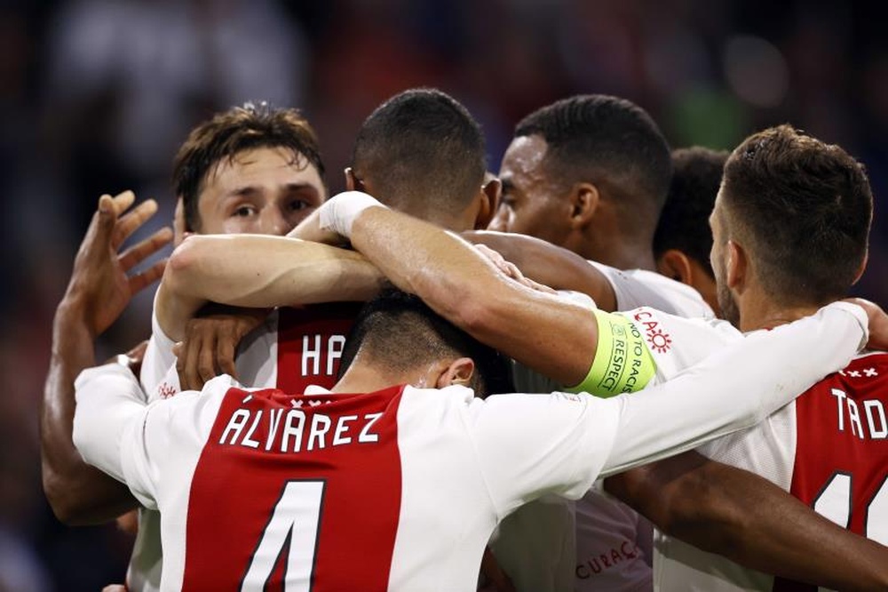 El Ajax venció 2-0 al Besiktas. EFE