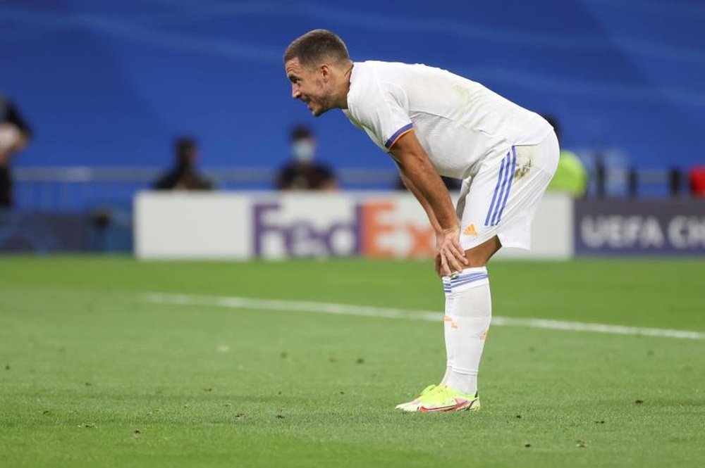 Hazard precisou ser substituído no jogo contra a França. EFE/Juanjo Martín