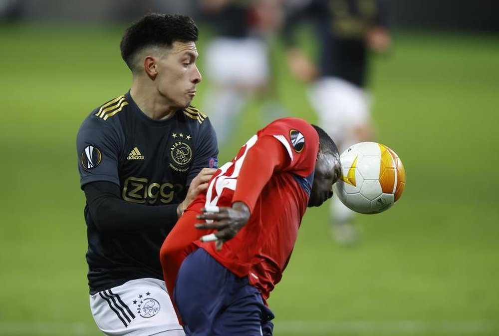 Lisandro Martínez renova com o Ajax até 2025. AFP