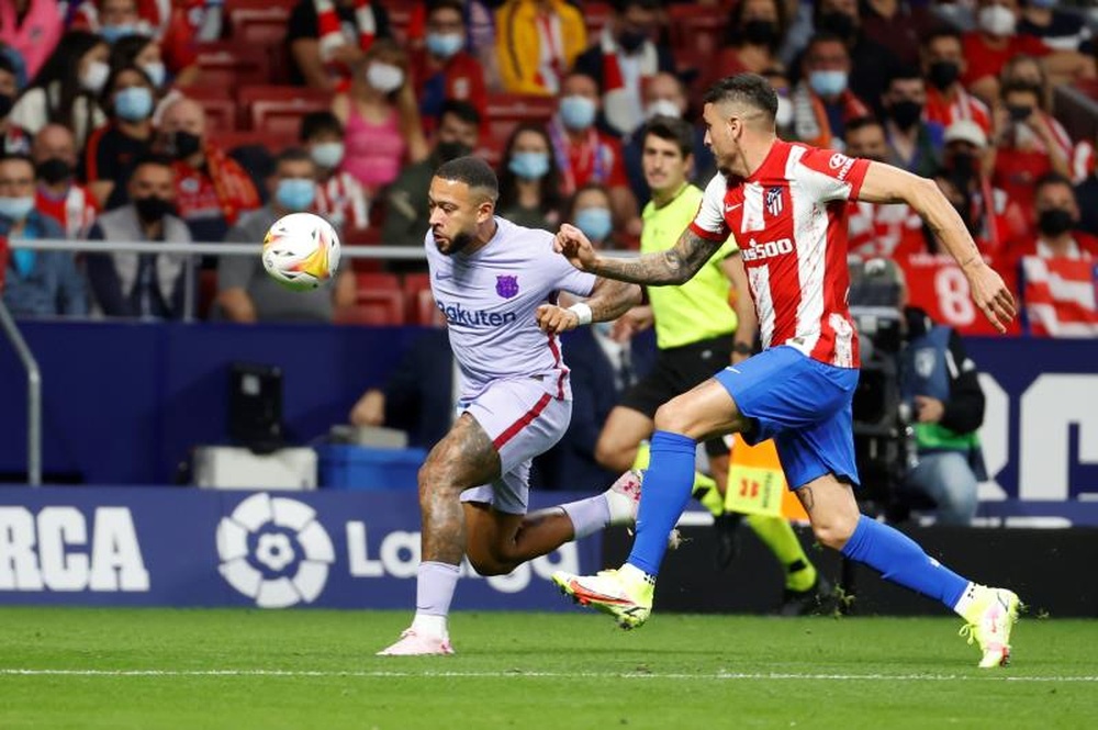 Escaso gol en el Barça pese a Depay. EFE