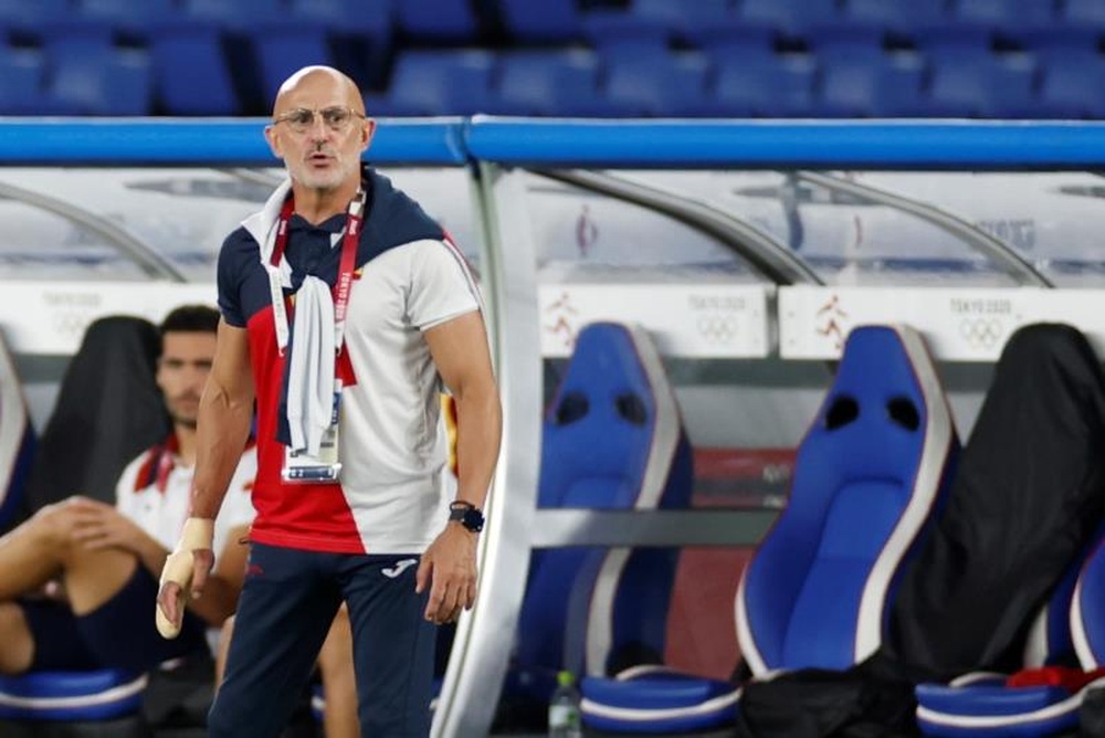 Luis de la Fuente cambió a Rodri para la segunda mitad. EFE