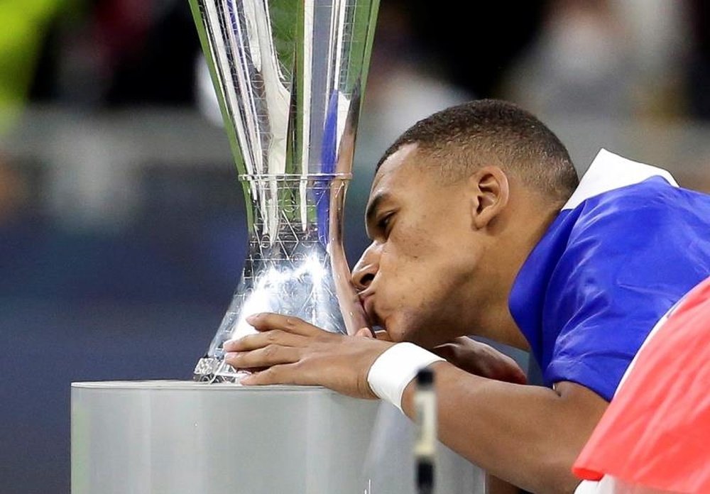 Wenger dio su punto de vista sobre el futuro de Mbappé. EFE
