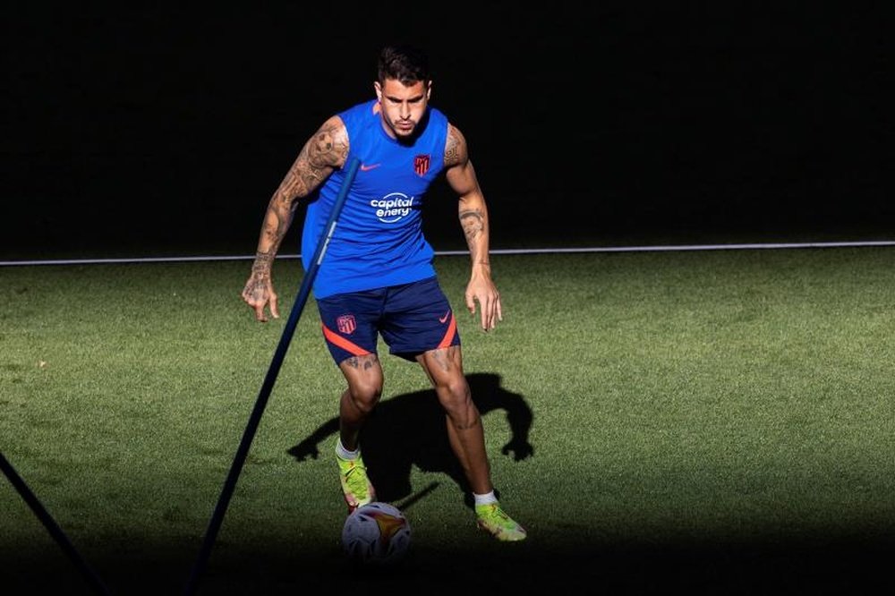 Gimenez is suffering from a right thigh injury. EFE