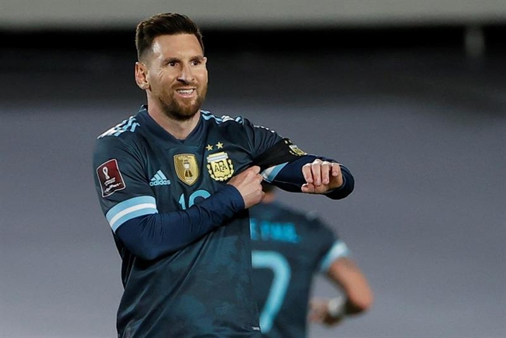Suárez y Zanetti pidieron el Balón de Oro para Messi. EFE