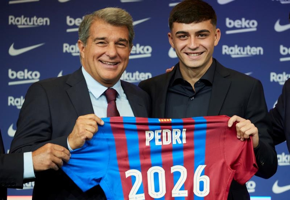 El Bayern tienta a Pedri. EFE
