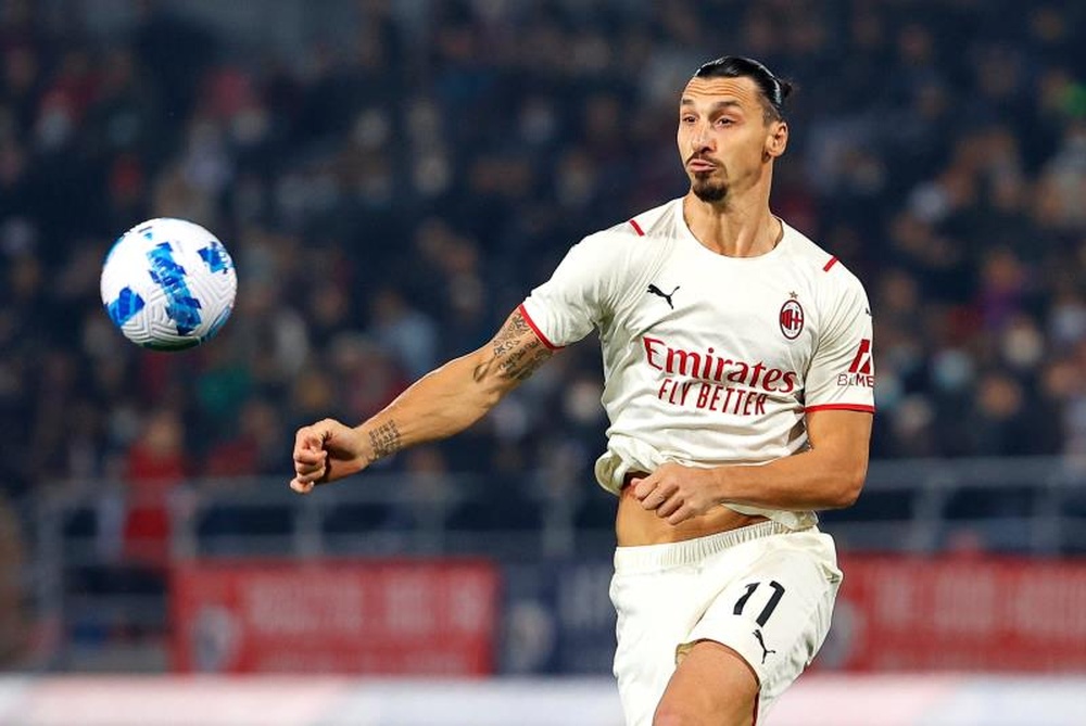 Ibrahimovic se hizo un autogol y se desquitó con el 2-4. EFE