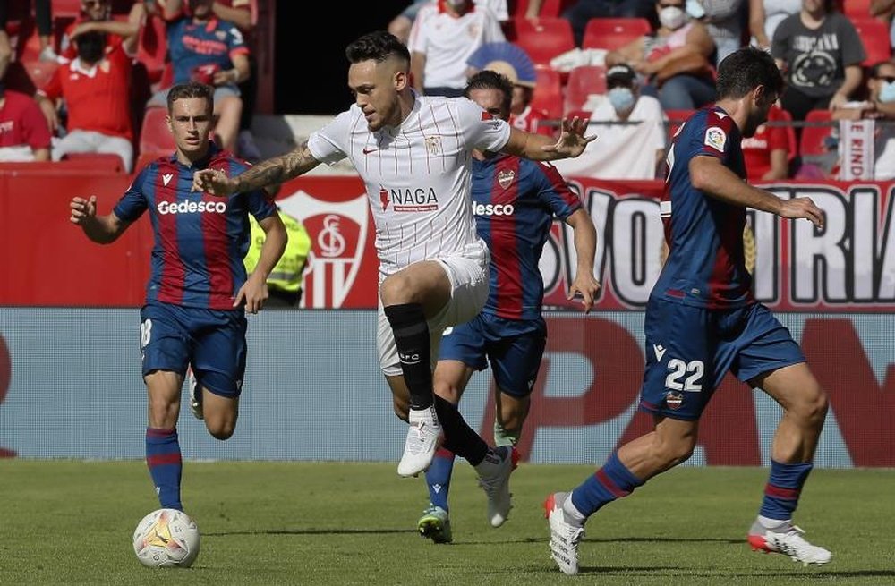 Ocampos ha marcado más goles con el Sevilla en 28 partidos menos. EFE