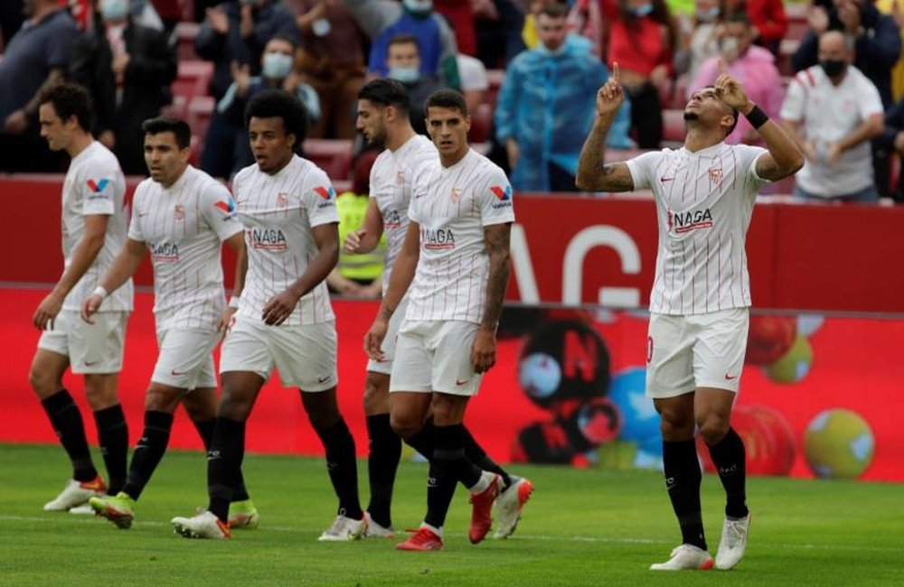 Diego Carlos (d) y Koundé (3i) son un seguro para el Sevilla. EFE/Archivo