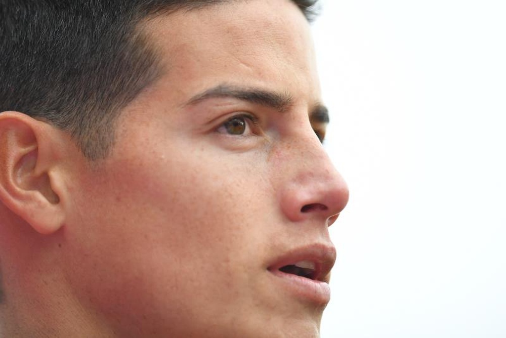 James se despidió de su abuela. EFE