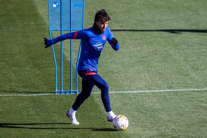 João Felix treina de parte e o Atlético aguarda o seu regresso