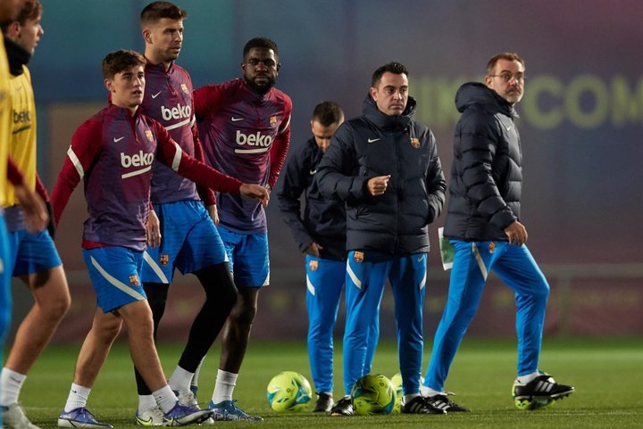 El Barça, a Pamplona con las bajas de Memphis y Jordi Alba en la lista