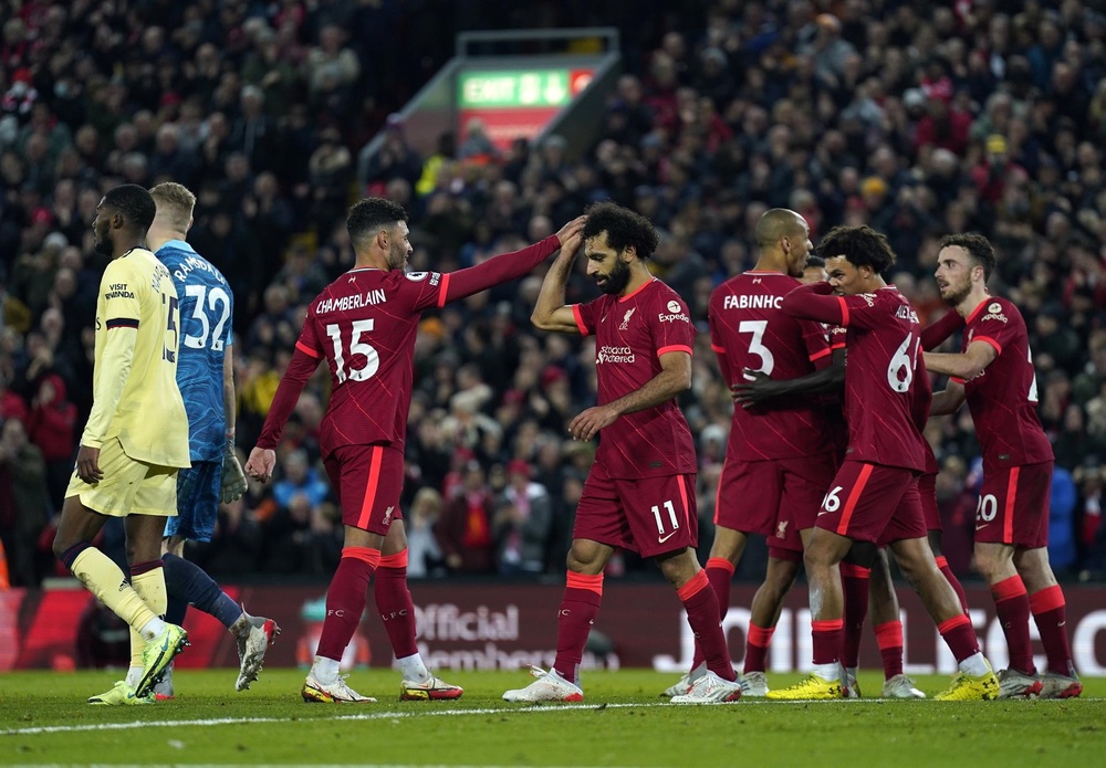Liverpool goleia Arsenal em Anfield.EFE