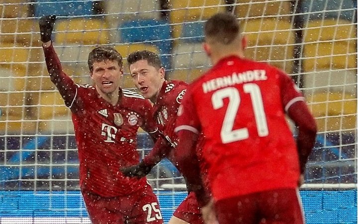 Lewandowski echa sal en el trámite nevado de Kiev