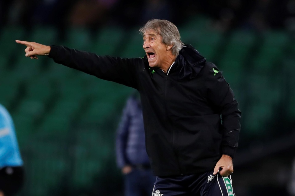 Pellegrini falou sobre o Barça de Xavi Hernández. EFE/José Manuel Vidal