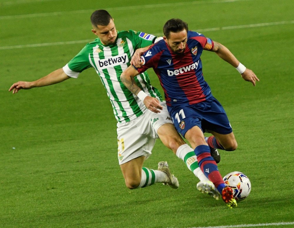 Guido Rodríguez tiene contrato con el Betis hasta 2024. EFE