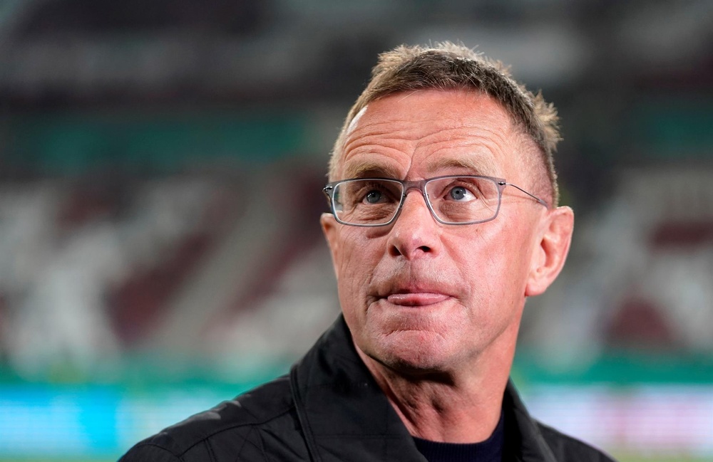 Rangnick terá 120 milhões para reforçar o United em janeiro. EFE/ Roland Wittek
