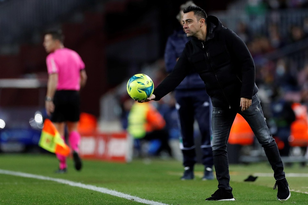 Xavi sigue cambiando las normas: el equipo entrenará en Múnich. EFE