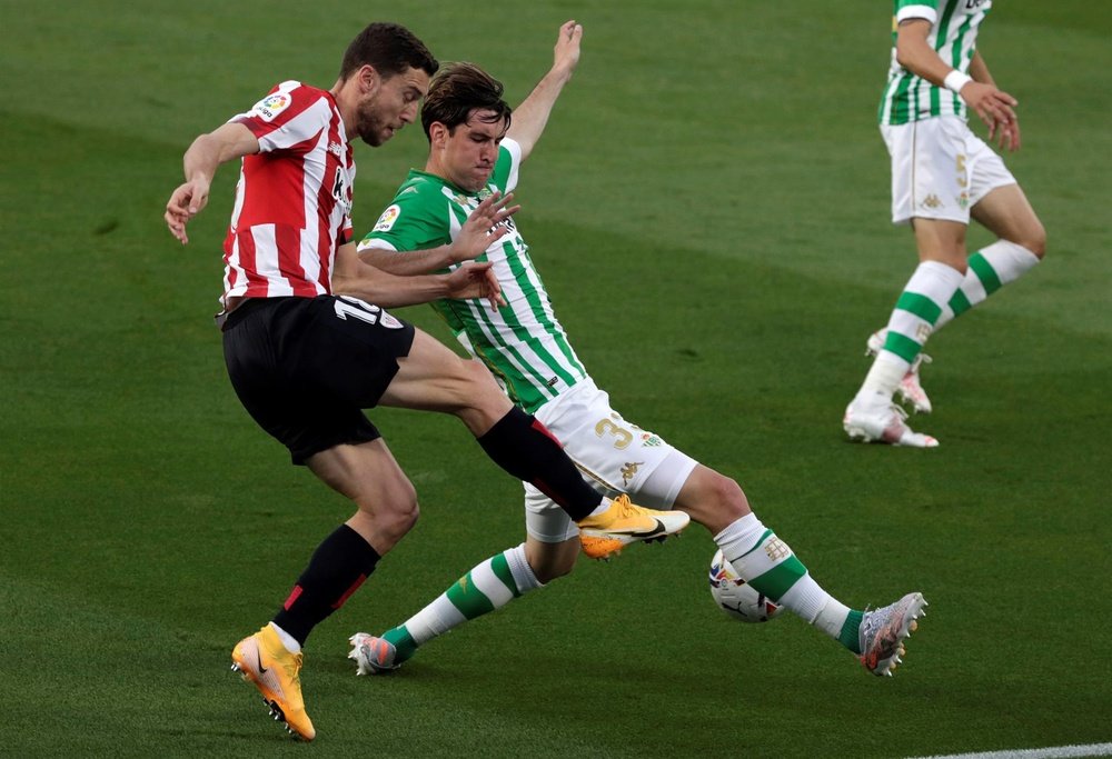 Dónde ver el Athletic vs Real Betis de LaLiga EA Sports. EFE