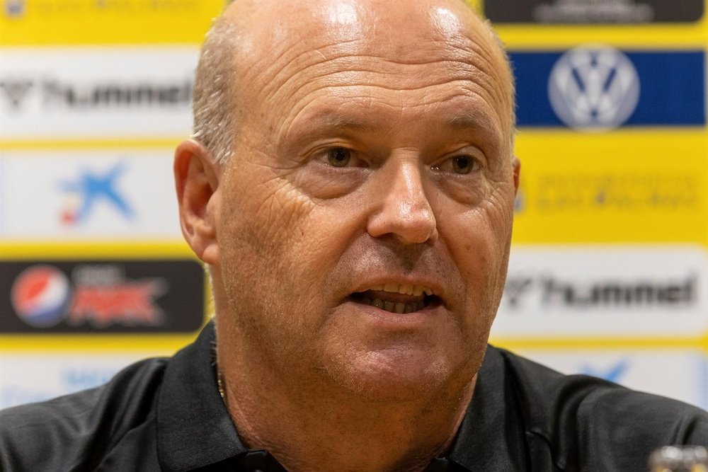 Pepe Mel, muy crítico con los suyos tras la derrota ante el Fuenla. EFE