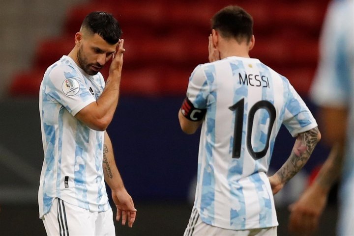 Agüero defendió a su compatriota Leo Messi. EFE