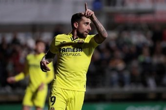 Espanyol are not the only team interested in Alcacer. EFE