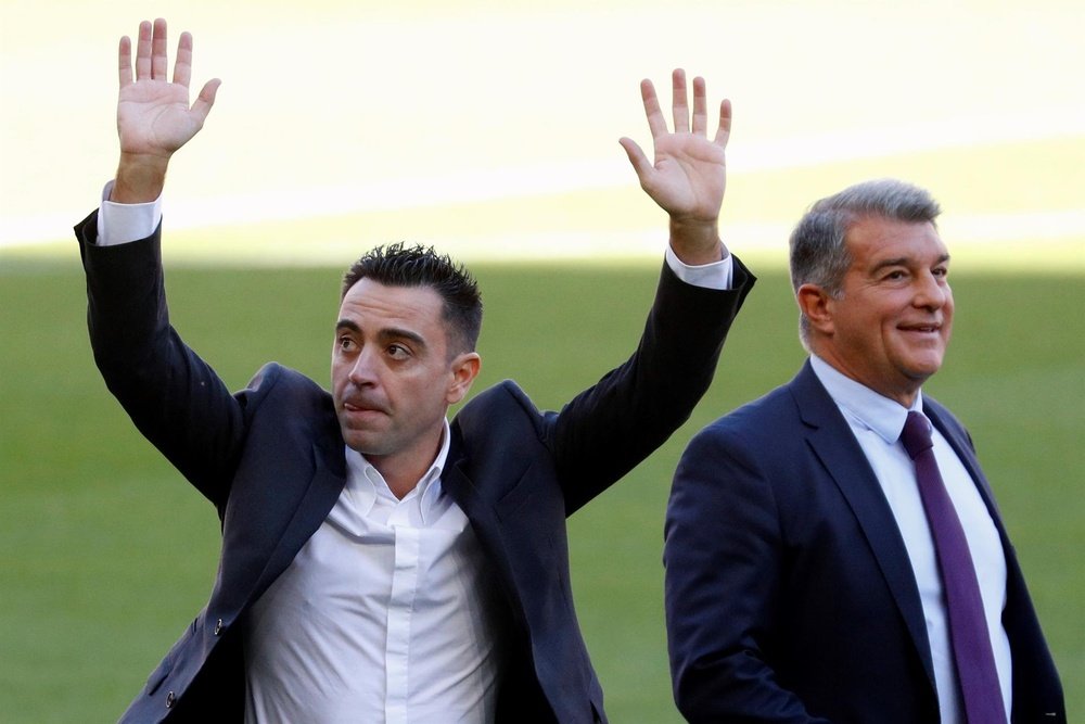 Xavi and Laporta spoke about signings for next season. EFE