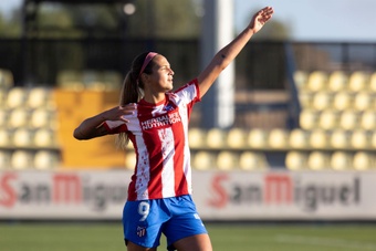 Deyna, feliz tras su gol ante el Sporting Huelva. EFE