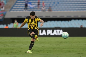 Peñarol se despidió de Agustín Álvarez, que jugará en el Sassuolo. EFE