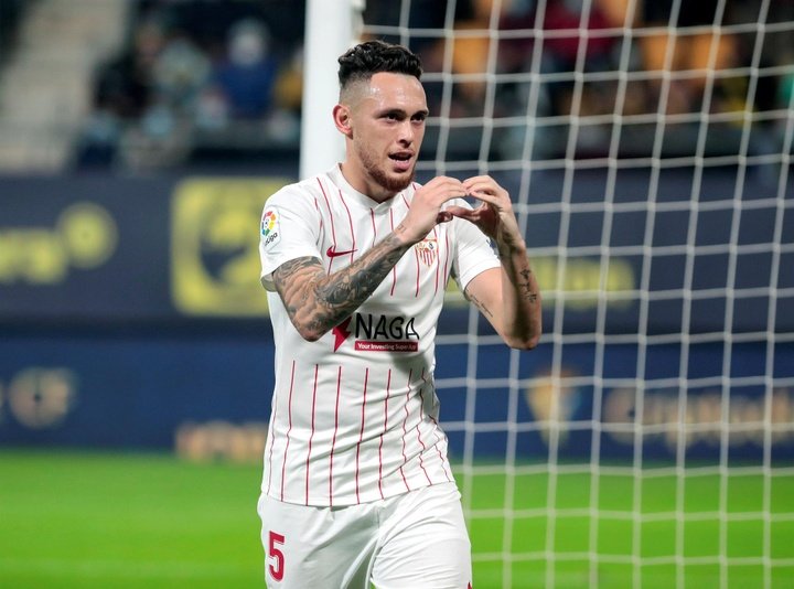 Lucas Ocampos wants to stay at Sevilla. EFE
