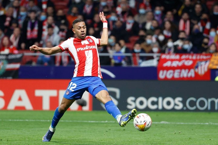 A Juve esteve atenta ao Atlético-United para seguir Renan Lodi de perto