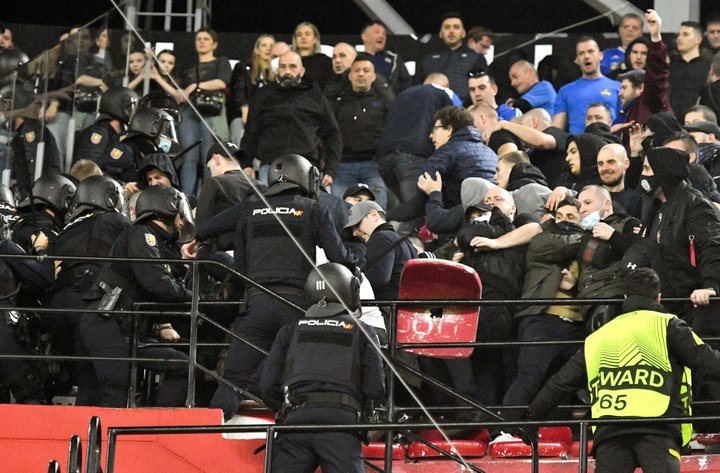 8 supporters du Dinamo Zagreb arrêtés pour chants fascistes